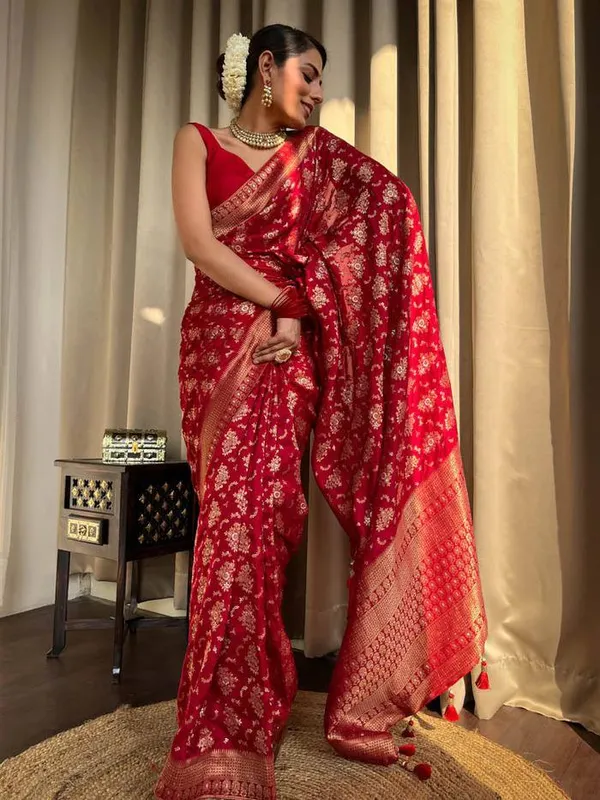 RED_PURE_BANARASI_SAREE